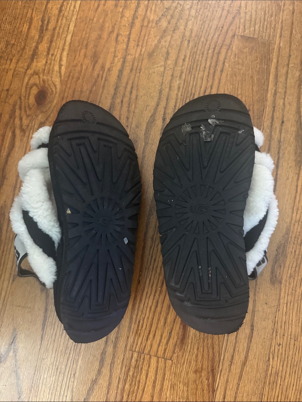 UGG White Shearling Crisscross Slide Sandal - Picture 6 of 10